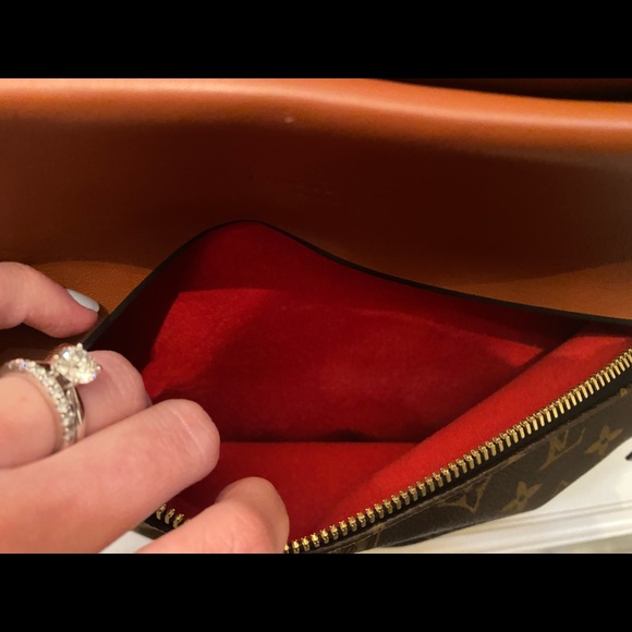 Louis Vuitton Tuileries Hobo - Picture 8 of 16